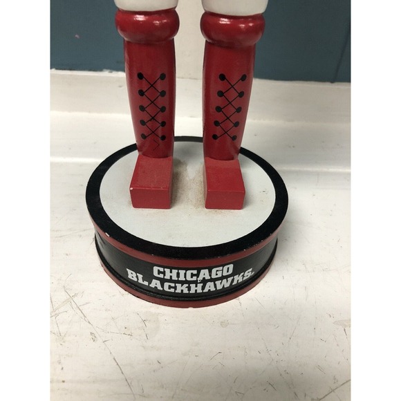 Forever Collectibles NHL Chicago Blackhawks Nutcracker Man Cave Decor 14" - Picture 8 of 9